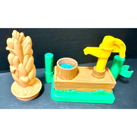 Fisher Price Little People Mini Farm Animals Tractor Wagon Corn Farmer water - Picture 6 of 6